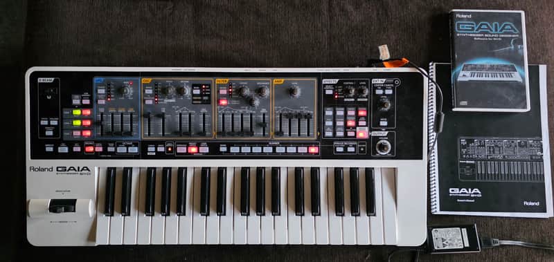 Roland SH-01 GAIA 37-Key Digital Synthesizer | Reverb