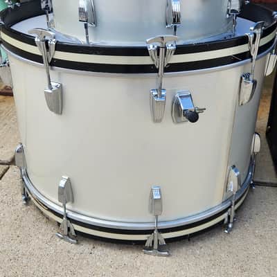 Ludwig 4pc Drum Kit - 12, 13, 16, 24 Silver Silk image 5