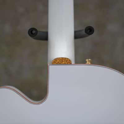 Gretsch G6136TG Players Edition Falcon™ Hollow Body with String-Thru Bigsby® and Gold Hardware - White image 5