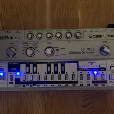 Roland TB-303 Bassline Synthesizer Module 1981 - 1984 - Silver
