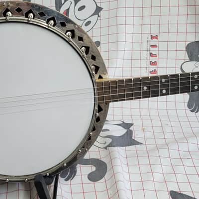 1920's? Slingerland Maybelle 17 fret Tenor Banjo, birdseye back, ornate sides image 2