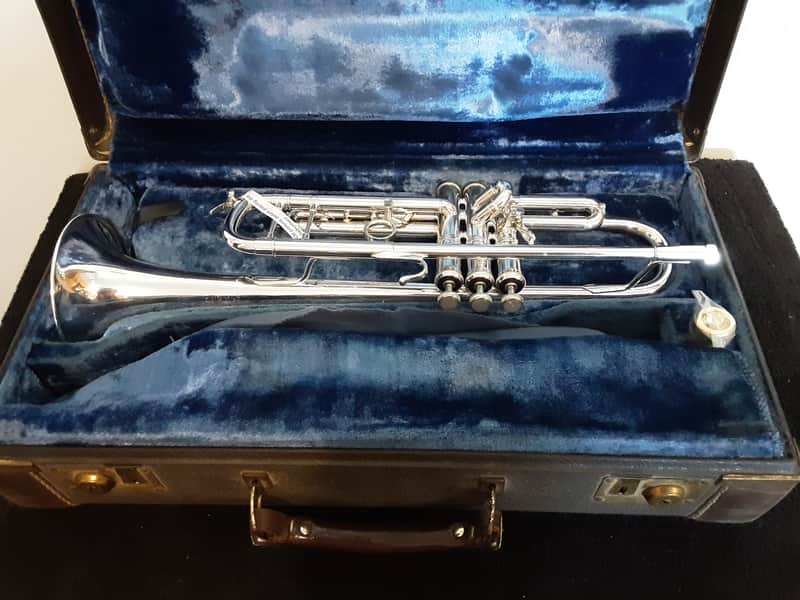 Bach Stradivarius Bb Trumpet 1975-1976 - Silver image 1