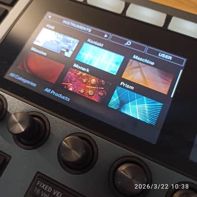 Native Instruments Maschine Plus with softcase Bild 4