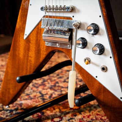 Gibson Custom Shop '67 Flying V w/ Vibrola 2000 – Natural – MINT – OHSC, COA & Case Candy image 5