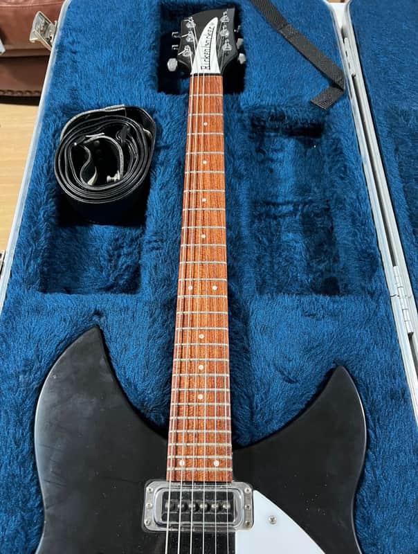 Used 2001 Rickenbacker 330 Black and White Hollow Body Electric Guitar 2001 Rickenbacler 330 2001 image 1