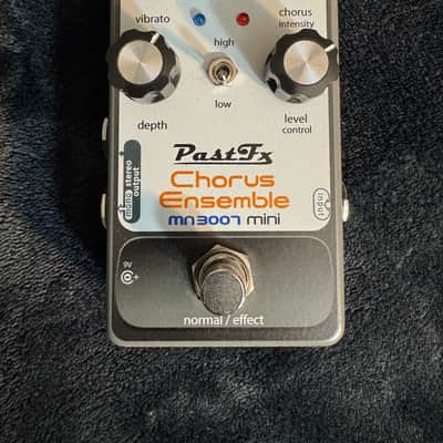 PastFx Chorus Ensemble MN3007 NOS BBD chip - Mint image 1