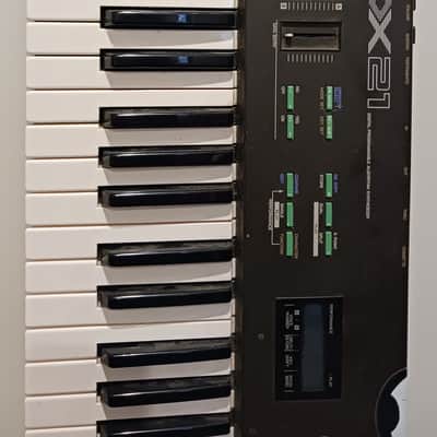 Yamaha DX21 Programmable Algorithm Synthesizer 1985 - Black image 2
