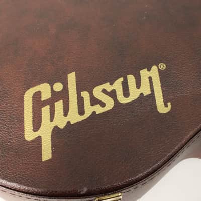 Gibson Acoustic Jumbo Case Brown/Black Interior image 4