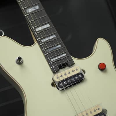 EVH Wolfgang® USA Edward Van Halen Signature - Ivory(1) image 12