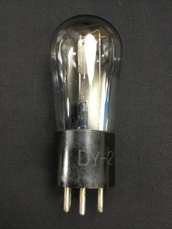 RCA TYPE 27 Globe Shape RADIO/AMPLIFIER Vacuum Tube TESTED USA Vintage R.9897-D image 1