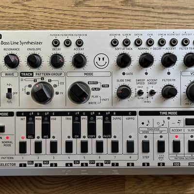 Behringer TD-3-MO Silver + Dust Cover