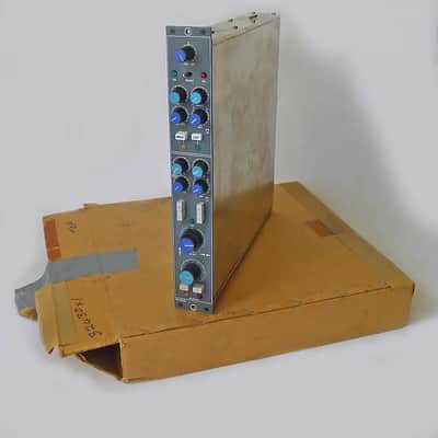 Neve 32430  Pair  button switch -WITH CAPS- lf ,lr,rf,rr - for Neve 8058, 8068,  8088Neve 32430 Isostat push button with caps for Neve 8058, 8068, and 8088  e image 5