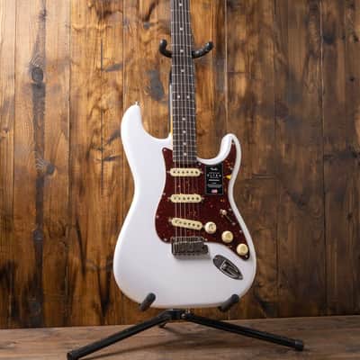 Fender American Ultra Stratocaster with Rosewood Fretboard 2019 - Present - Arctic Pearl image 2