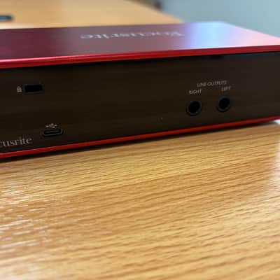 One Owner Focusrite Scarlett 2i2 3rd Gen USB Audio Interface 2019 - Present - Red / Black image 9