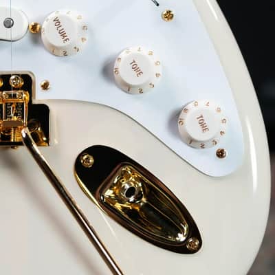 Fender Limited Edition Vintera III Late '50s Stratocaster Electric Guitar - White Blonde with Gig Bag image 11