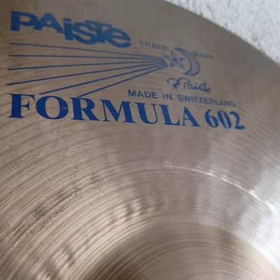 18” Paiste 602 Blue Label Medium - 1711 grams image 2