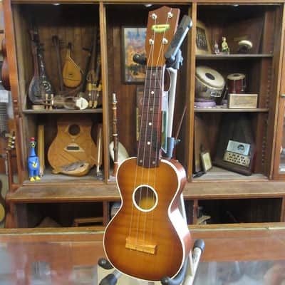 Harmony H1251/2 Soprano Ukulele with Hard Case c.1950's image 3