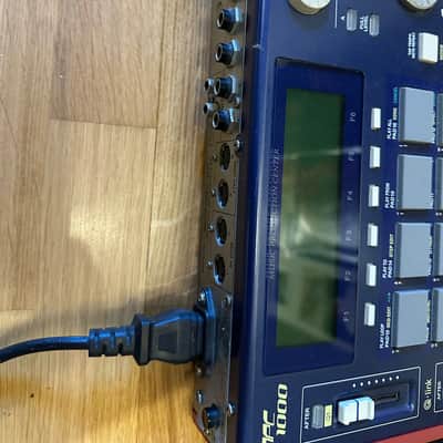 Akai MPC1000 Music Production Center 2004 - 2013 - Blue image 3