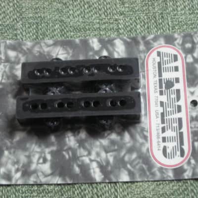 new in package A+ Allparts PC-0953-023, Pickup Cover Set for Jazz Bass / J Bass (2 piececs) Black, plastic (from 2020s) screws are NOT included- but they're availabe for sale upon request image 17