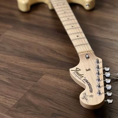 Fender Japan Yngwie Malmsteen Stratocaster in Yellow White image 6