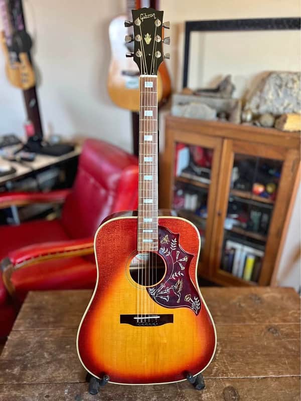 Gibson Hummingbird 1973-1975 - Cherry sunburst nitro