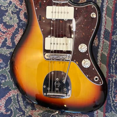Fender American Vintage '65 Jazzmaster 2013 - 2017 - 3-Color Sunburst image 2