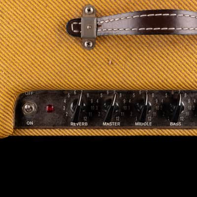 Pre-Owned 2008 Fender Blues Junior Lacquered Tweed Guitar Amp Combo image 4