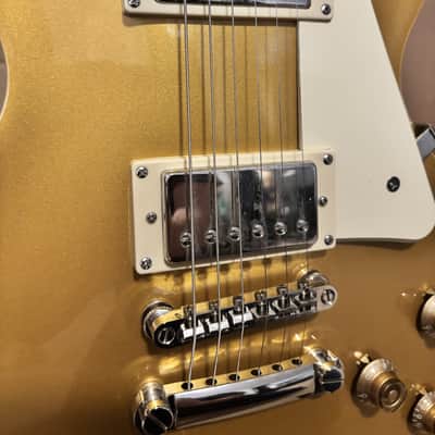 Epiphone 2023 Les Paul Standard '50's Gold Top Inspired By Gibson Model with a hard case image 9