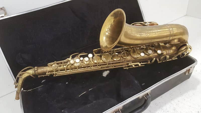 Revelle Alto saxophone. Italy? Brass Lacquer with case neck mouthpiece image 1