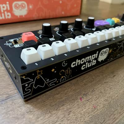 Chompi Sampler 2025 - Black image 7