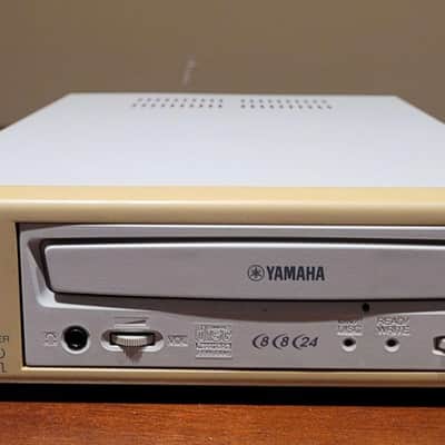Yamaha CW8824SX SCSI 4 CD-R Drive and Sample Discs A3000 A4000 A5000 image 6
