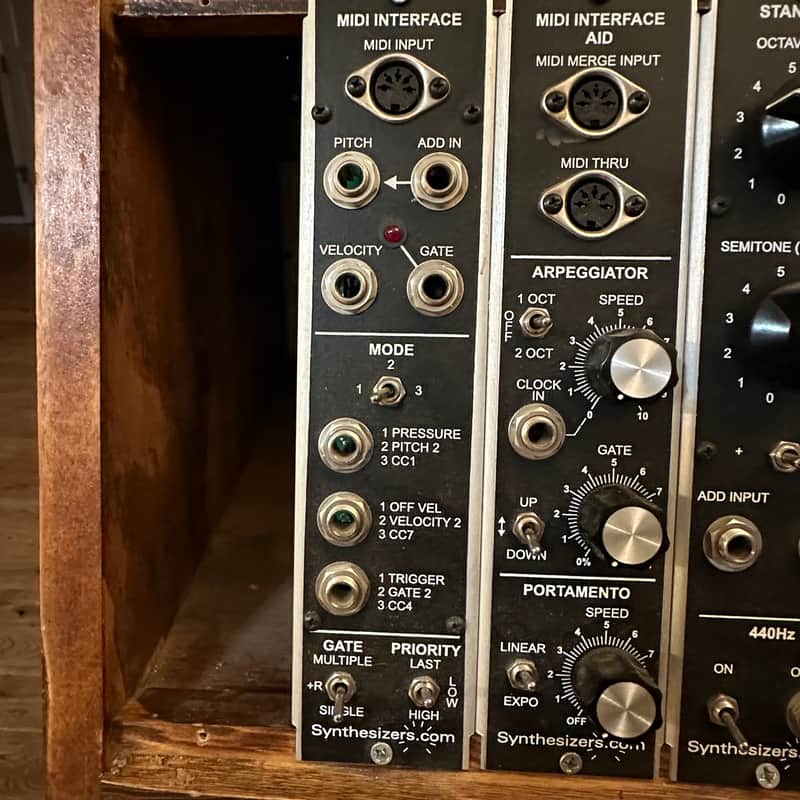 Synthesizers.com Q174 and Q175 MIDI Interface and Aid 2010 - Black image 1