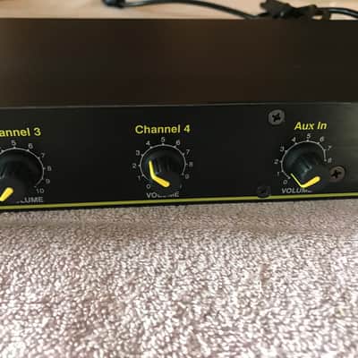 Whirlwind Mix-5 5 channel mic/Line mixer with rack mount bolts and washers. image 3