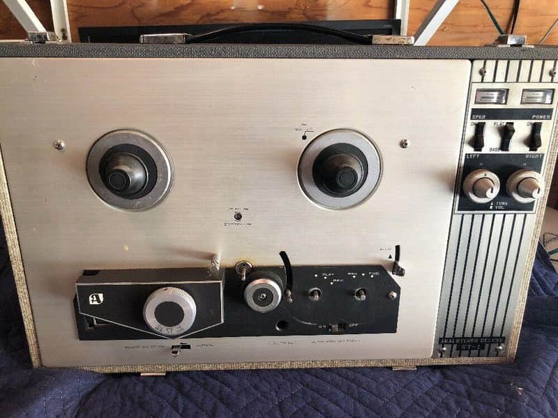 Akai Stereo Deluxe ST-1 image 1
