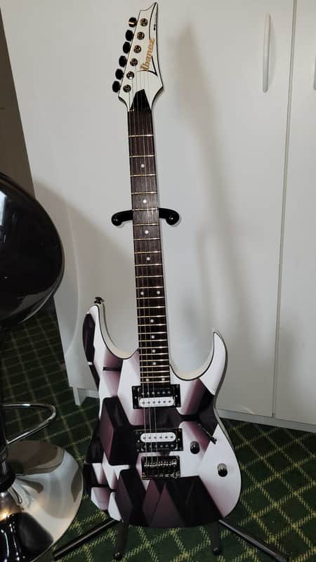 Ibanez  rg2ex2   Custom/White and Black image 1