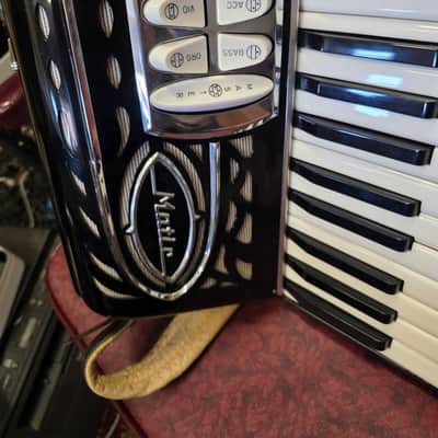 International Centromatic Piano Accordion 41/120 W Case And Straps image 5