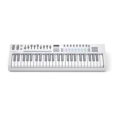 Novation Launchkey 49 Mk4 - White image 4