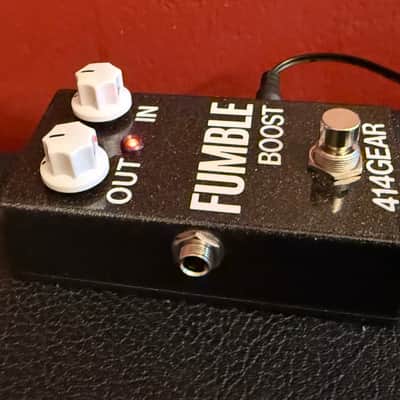 PedalPCB Fumble (JHS Fumble Boost Clone) – Powder-Coated Black Prismatic CosmosOverview image 3