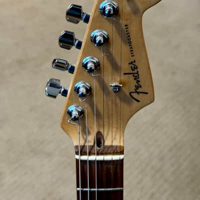2004 Fender 50th Anniversary American Deluxe Stratocaster 2004 - Sunburst image 3