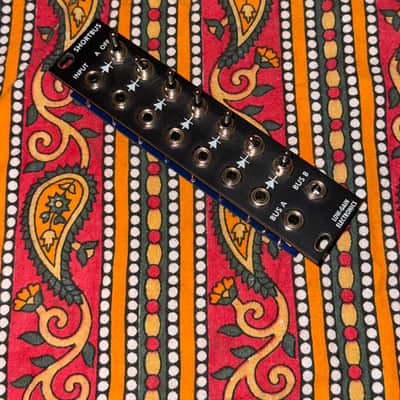 Low-Gain Electronics Short bus 2010’s - Black image 1