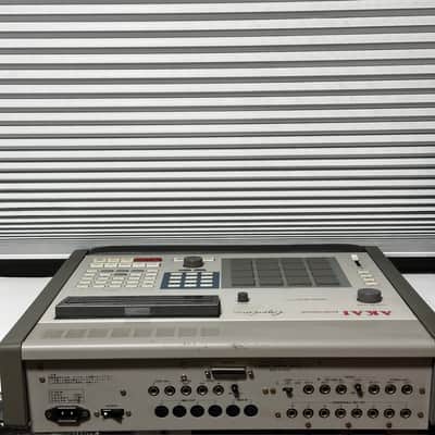 Akai MPC60  1988 - 1991 - Grey image 3