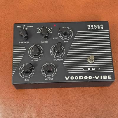 Roger Mayer Voodoo-Vibe – Legendary Boutique Uni-Vibe with Chorus