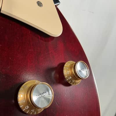 Gibson Les Paul Classic 2022 - Translucent Cherry - w/ Hard Case image 8