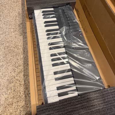 Novation Launchkey 88 MKIII MIDI Keyboard Controller 2022 - Present - Black