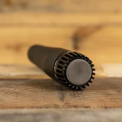Shure SM57 Dynamic Microphone image 3