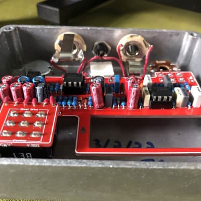 StewMac Ghost Drive Pedal DIY Build Your Own Overdrive Kit, With White Enclosure, Based on the Klon Centaur (12254-W) image 3