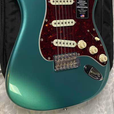 NEW ! Fender  American Professional Classic Stratocaster - Faded Sherwood Green Metallic - 7.5lbs - Authorized Dealer - G05772 image 7