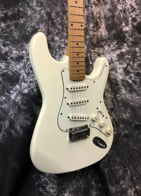 Used Epiphone Gibson S310 Strat Style White Electric Guitar w