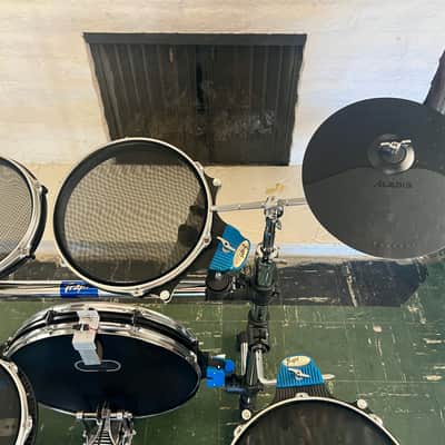 Traps Drum Kit, Alesis DM10 Custom Accoustic/Electric 2025 - Black/Chrome with Blue Accents image 10