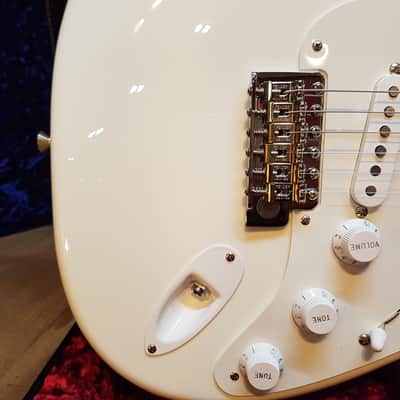 Fender Supreme Stratocaster Limited Edition Rare Collectible White Strat image 8